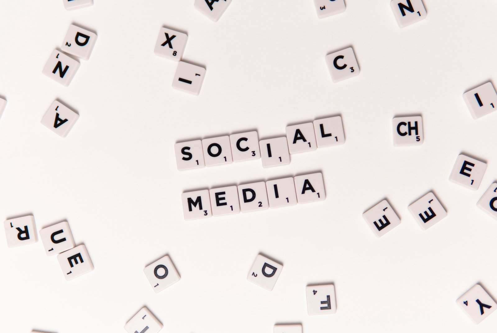 Behance — Piezas de redes sociales y campañas